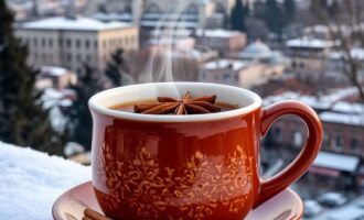 Пряный чай карки с молоком